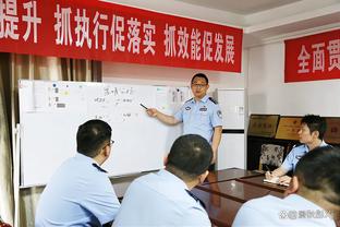 哈兰德本场数据：5次射门0射正，1次浪费机会，2次关键传球